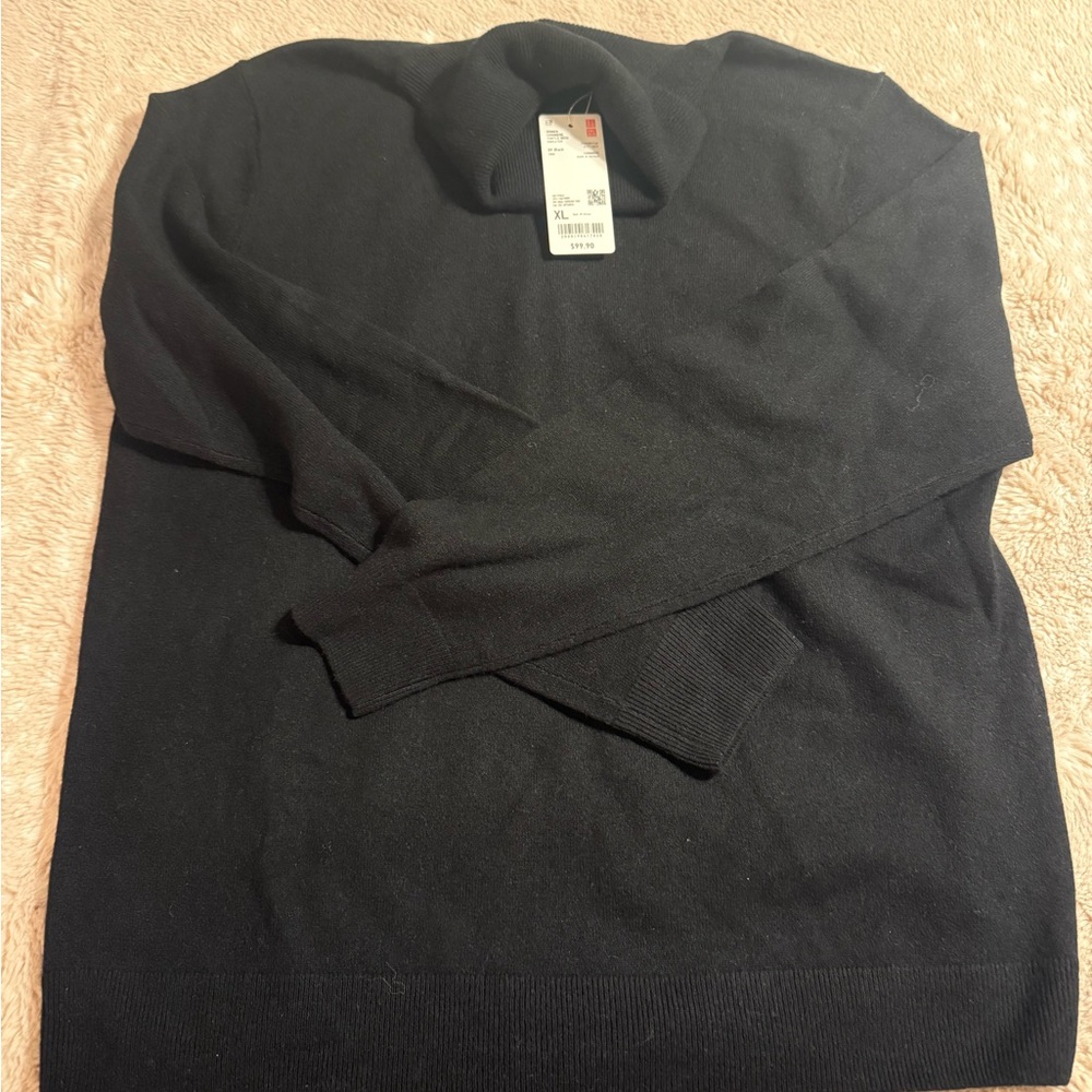 Uniqlo Cashmere Black turtleneck Sweater